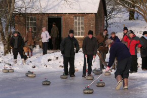 Picture of curling on Drumore Pond, 10 January 2010, 22KB